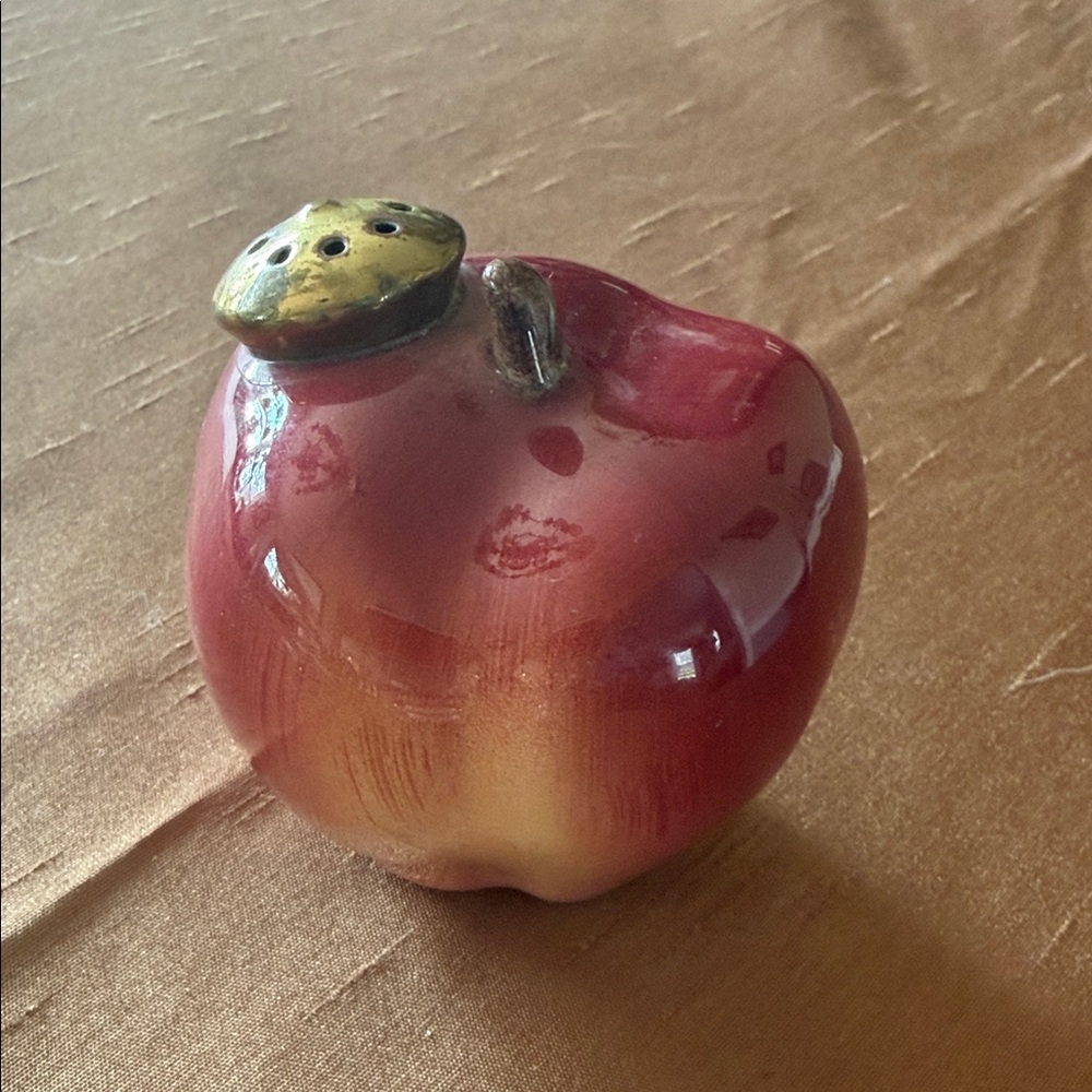 Vintage salt or pepper shaker apple by Enesco.